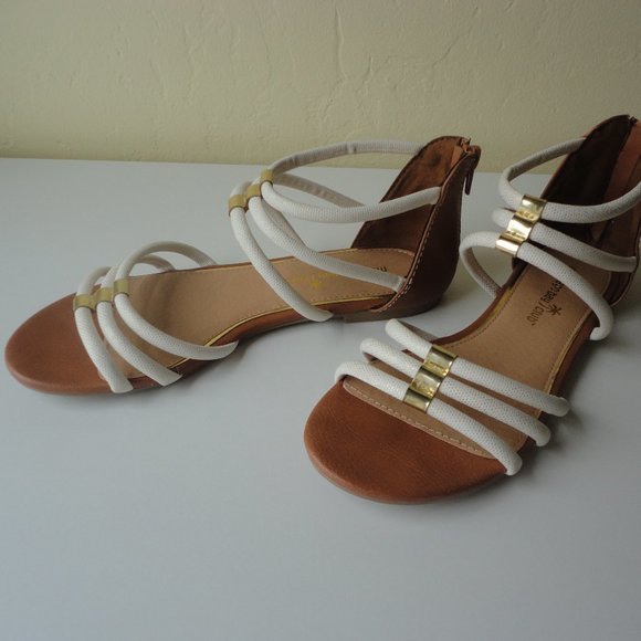 Gladiator Sandals Montego Bay Club, NEW! - Size 7M, White & Tan - Picture 3 of 12